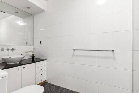 A Comfy For 5 Next To Darling Harbour Apartment Sydney
