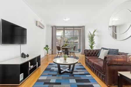 A Comfy For 5 Next To Darling Harbour